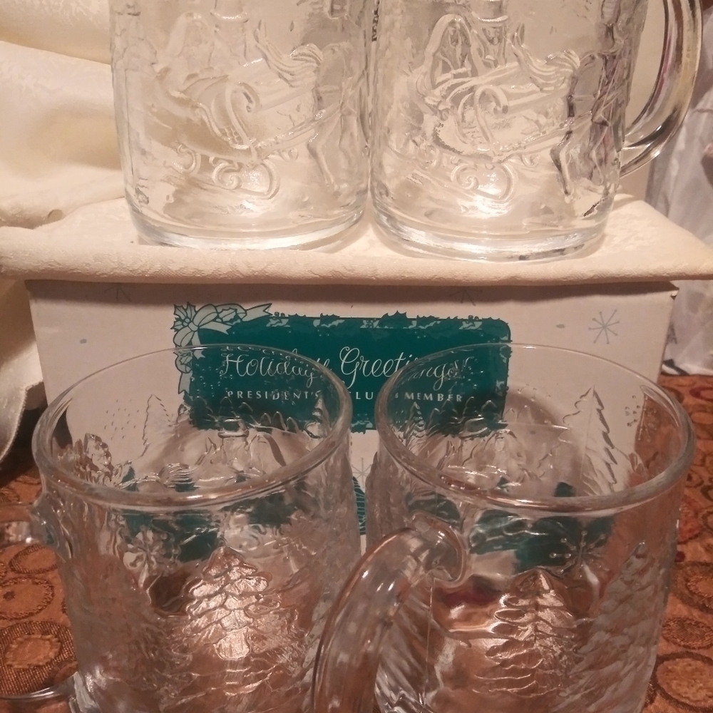 NWOT 4 Vintage Holiday Glass Mugs circa 1999